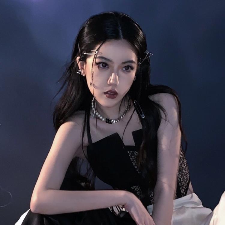 濑田宗次郎（身份：十刃最强、“天剑”、微笑的修罗） - 无广告纯净版在线观看 - 线上观看